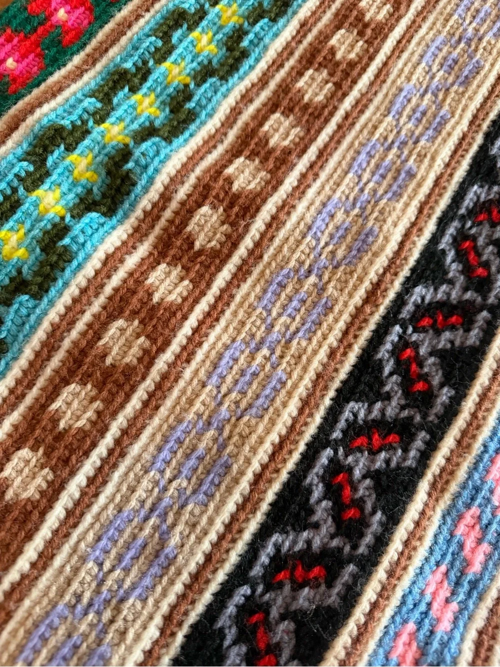 VTG Handmade Southwestern Cabin Boho Folk Art Knit Afghan Throw Blanket 51x61